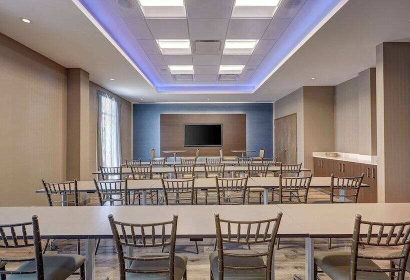 فندق Home2 Suites By Hilton Toronto Brampton