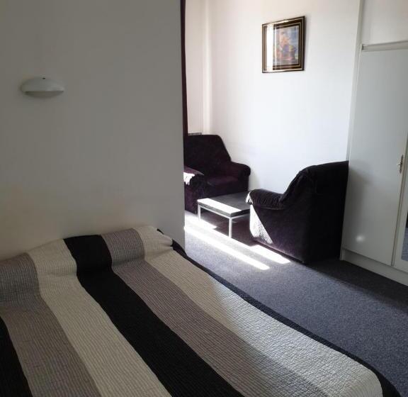 ホテル Hôtel Malpel