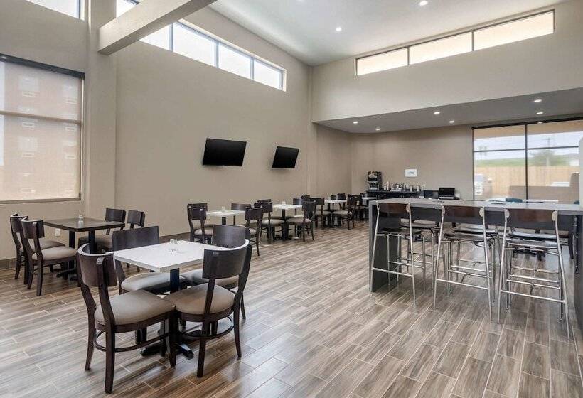 Отель Sleep Inn & Suites Bricktown   Near Medical Center