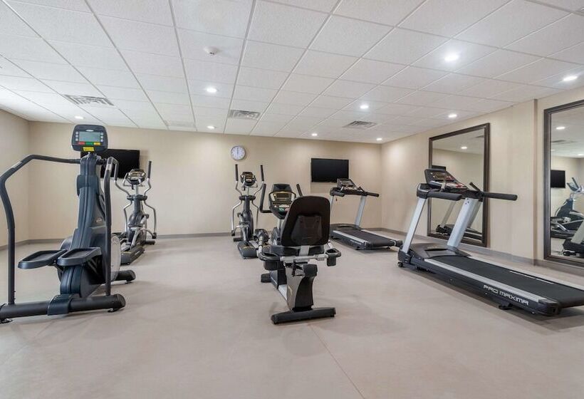 Отель Sleep Inn & Suites Bricktown   Near Medical Center