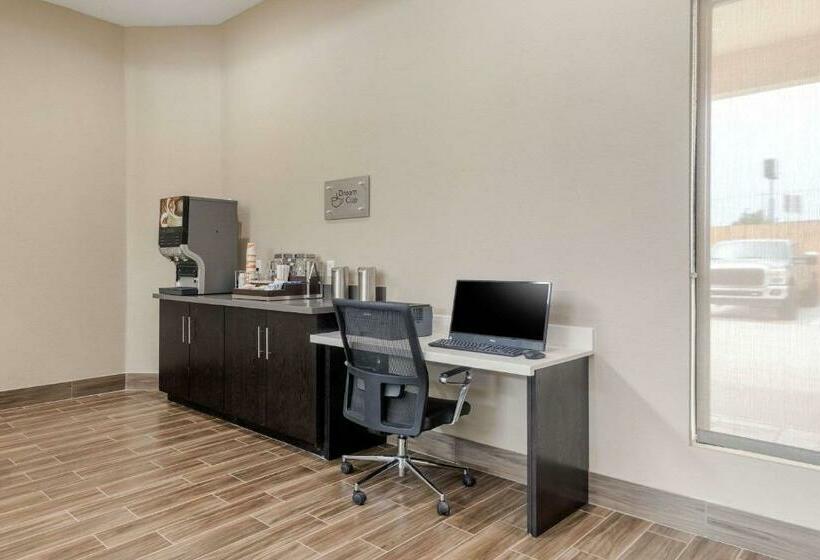 Отель Sleep Inn & Suites Bricktown   Near Medical Center