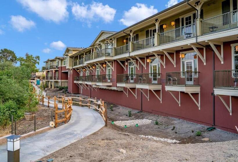 The Agrarian Hotel; Best Western Signature Collection