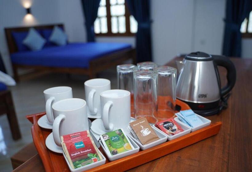 فندق Theevanni Resort