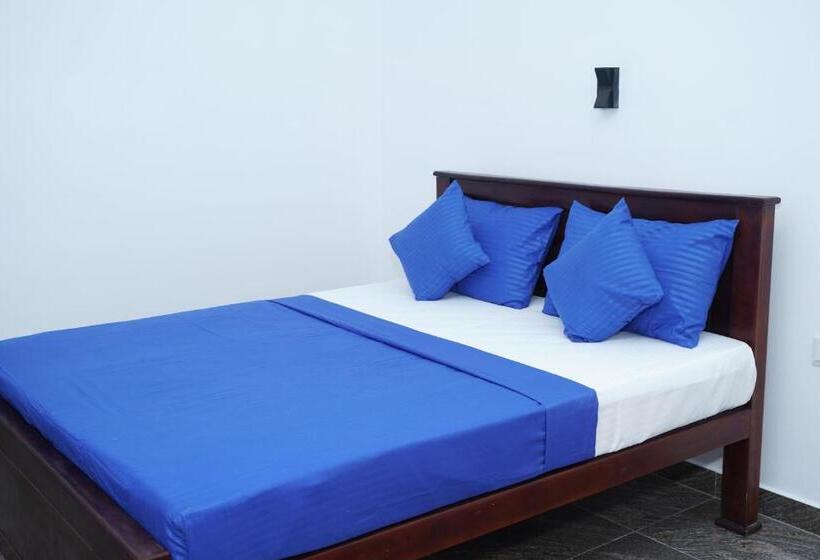 فندق Theevanni Resort