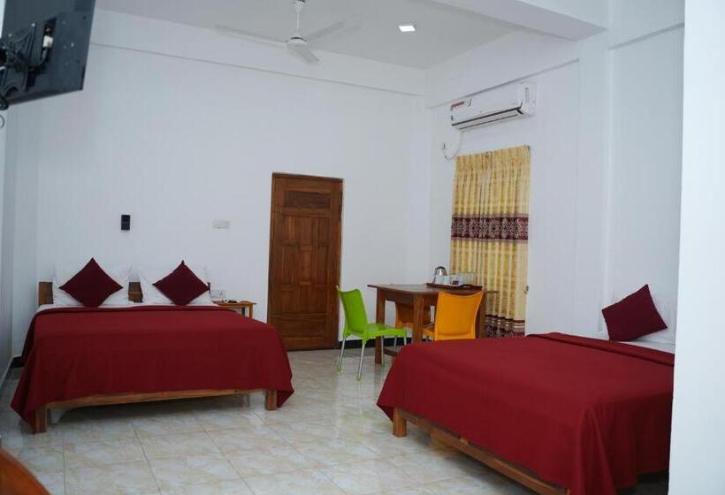 فندق Theevanni Resort