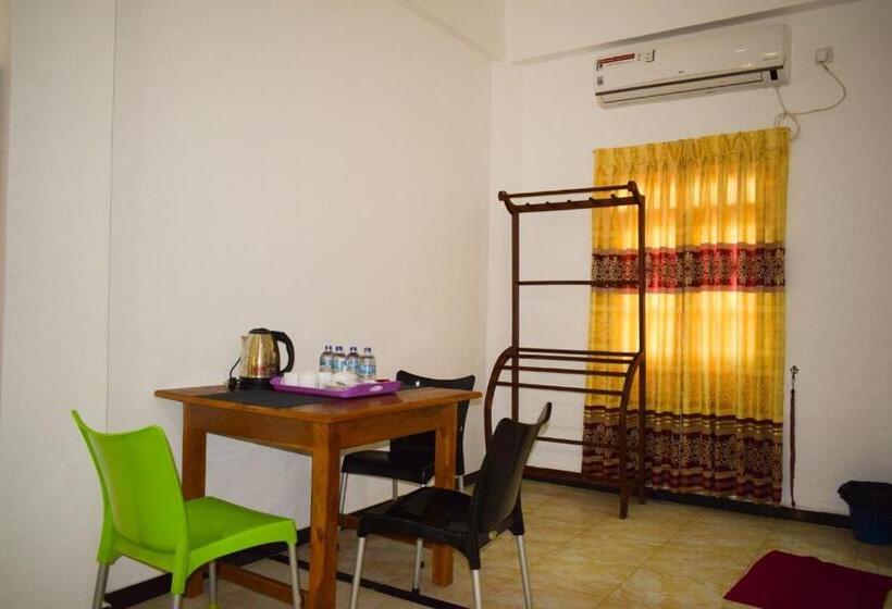 فندق Theevanni Resort