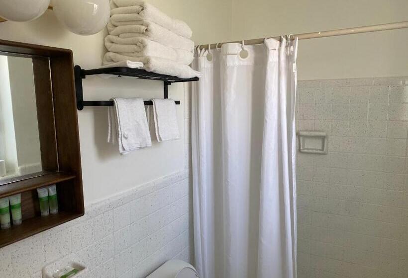 Отель Tiana Beach Inn