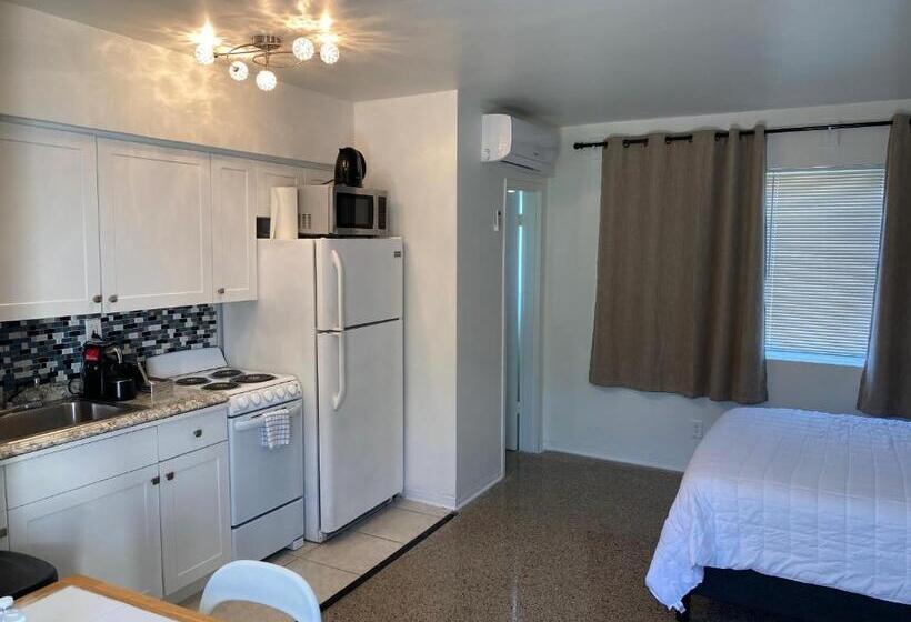 בית מלון כפרי Tiana Beach Inn