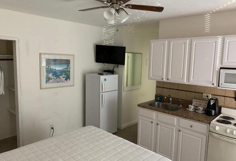 בית מלון כפרי Tiana Beach Inn