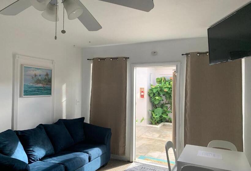 Отель Tiana Beach Inn