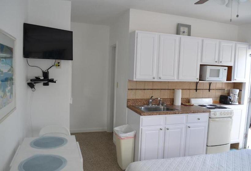 בית מלון כפרי Tiana Beach Inn