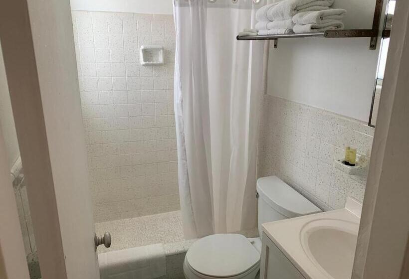 Отель Tiana Beach Inn