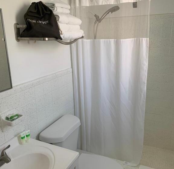 בית מלון כפרי Tiana Beach Inn