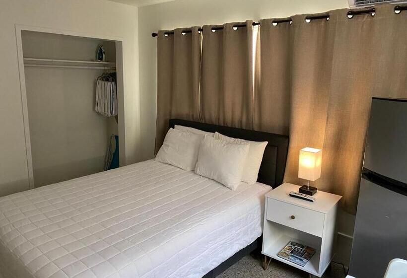 בית מלון כפרי Tiana Beach Inn