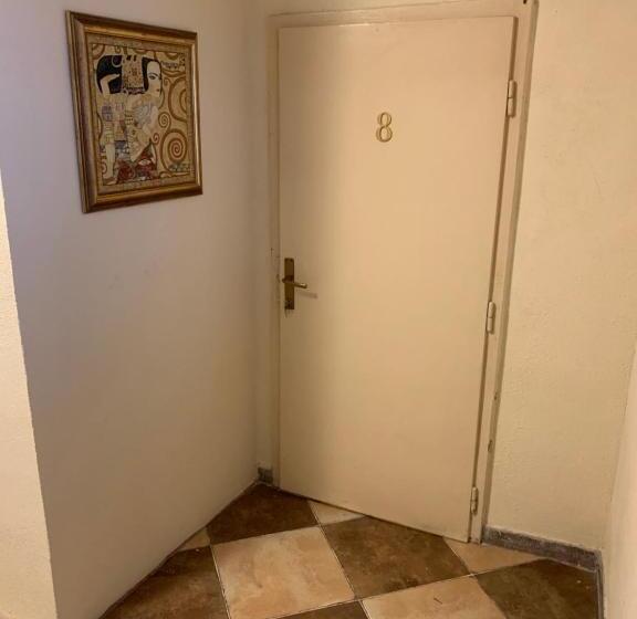 پانسیون Viktor Rooms