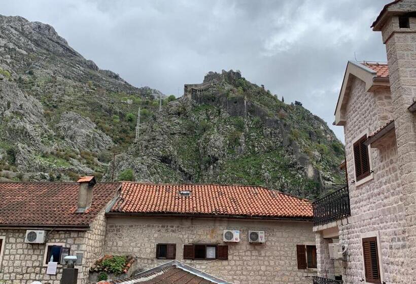 پانسیون Viktor Rooms