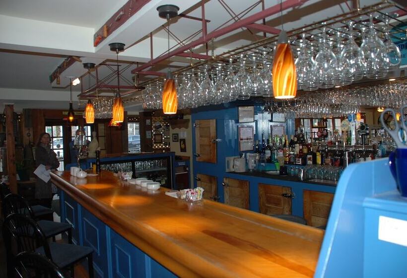 Отель Auberge Knowlton