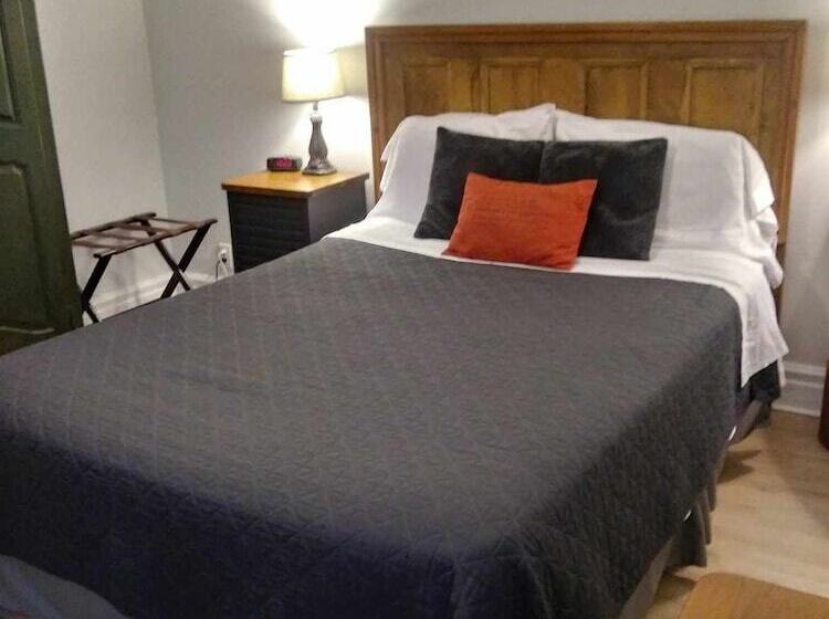 Отель Auberge Knowlton