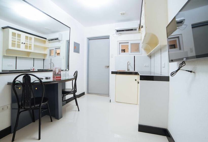 هتل Reddoorz @ Colorado Street Angeles City