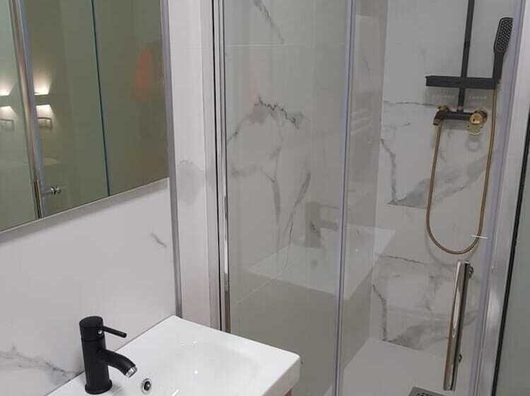 پانسیون Art Burgos