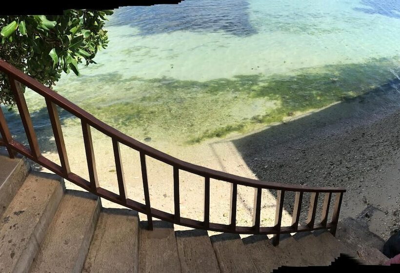پانسیون Babylon Oslob Coast Guesthouse