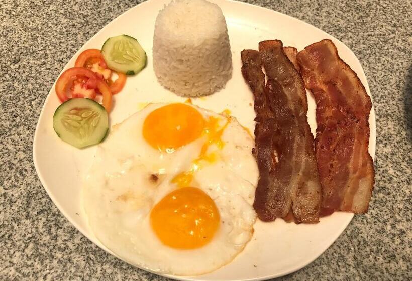 پانسیون Babylon Oslob Coast Guesthouse