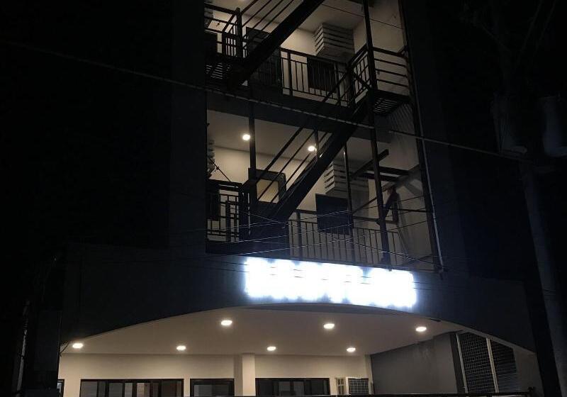 پانسیون Babylon Oslob Coast Guesthouse