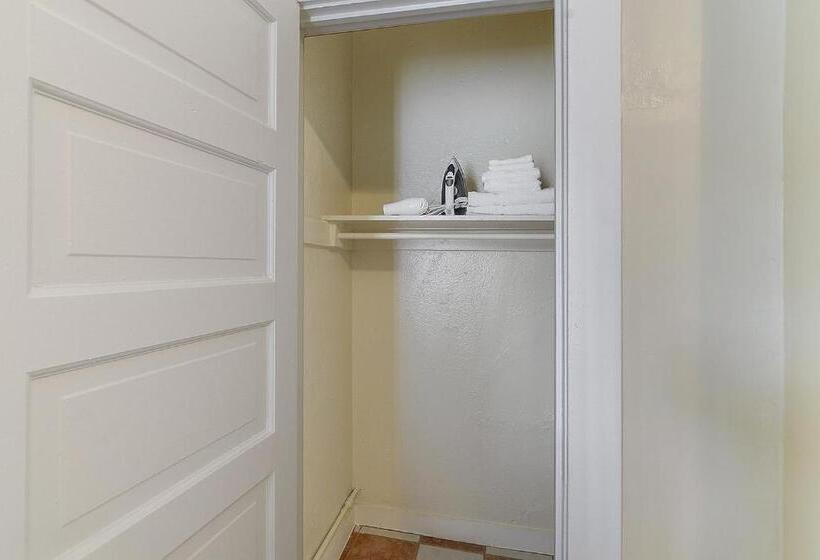 فندق صغير Pads On Pasadena Ave