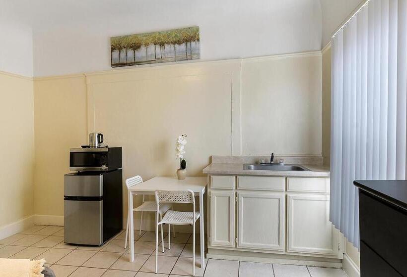 فندق صغير Pads On Pasadena Ave