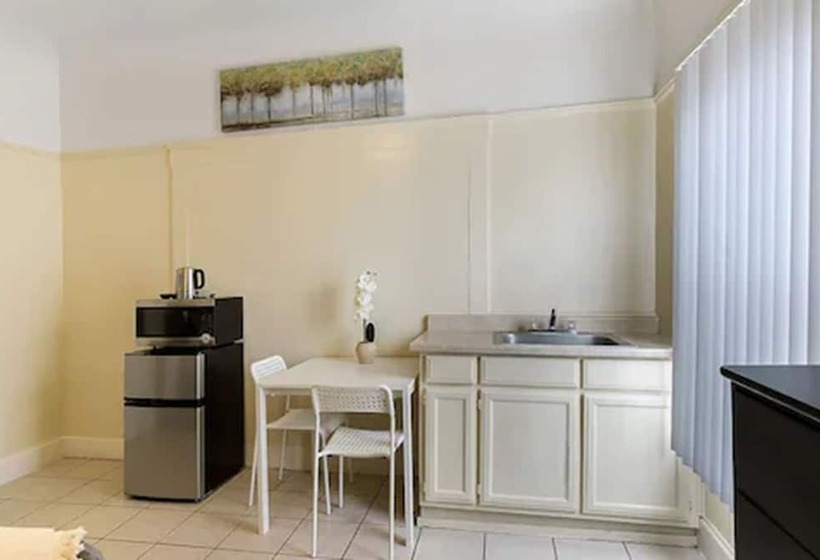 فندق صغير Pads On Pasadena Ave