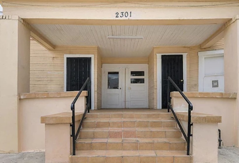 فندق صغير Pads On Pasadena Ave