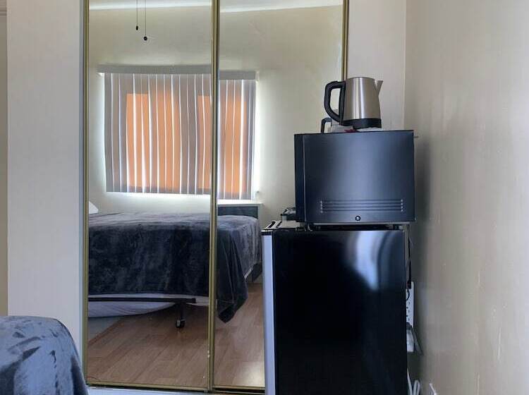 فندق صغير Pads On Pasadena Ave