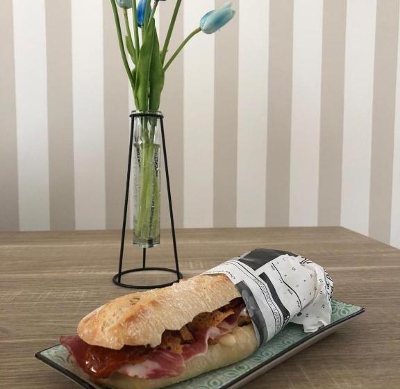 مبيت وإفطار Suberito Rooms&bar