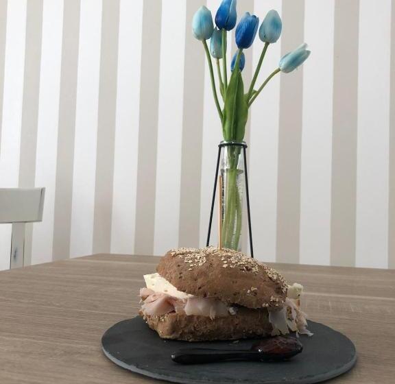 مبيت وإفطار Suberito Rooms&bar