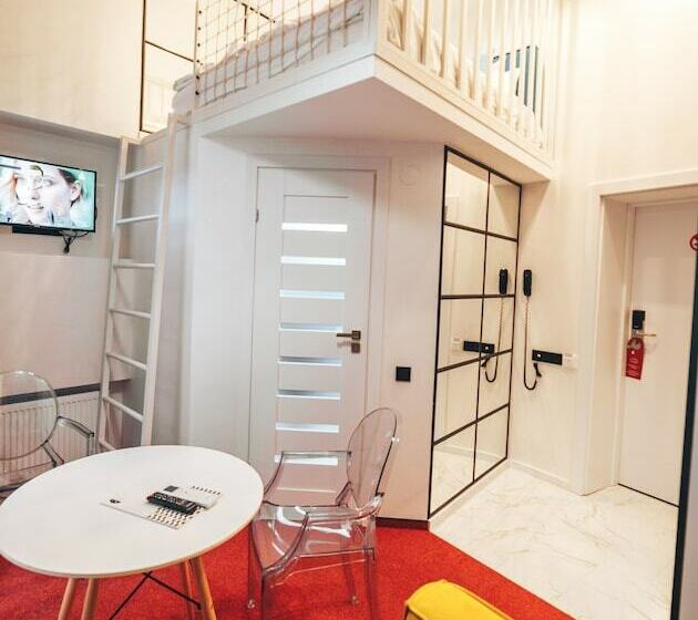 Cities Gallery Apart