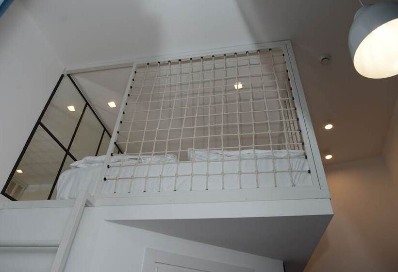 Cities Gallery Apart