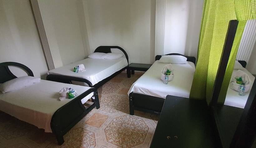 هتل Banana Paradise