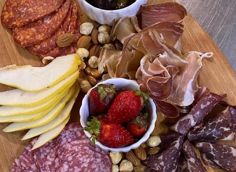 هتل Neda Galichnik