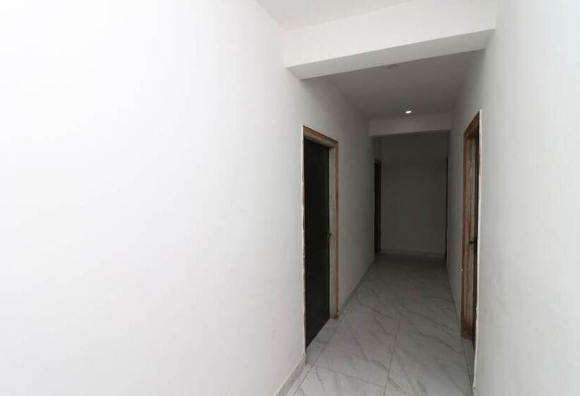 Отель Oyo 29202 Sunny International