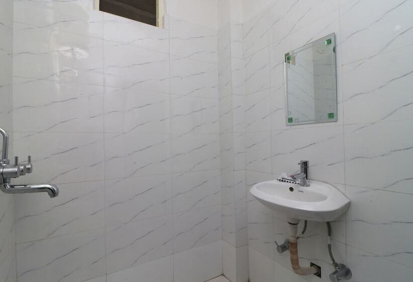 Отель Oyo 29202 Sunny International