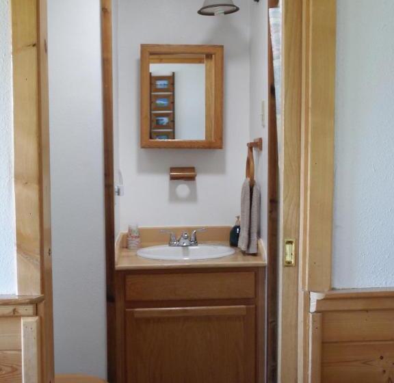 بنسيون Angels Rest On Resurrection Bay Llc