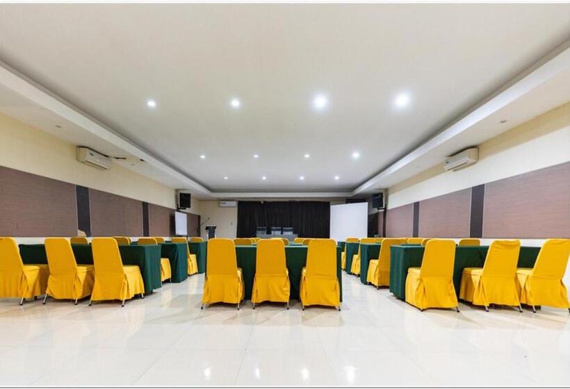 Пансион Reddoorz Plus @ Hertasning Area