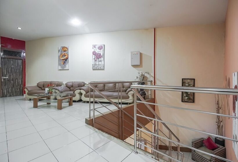 Пансион Reddoorz Plus @ Hertasning Area