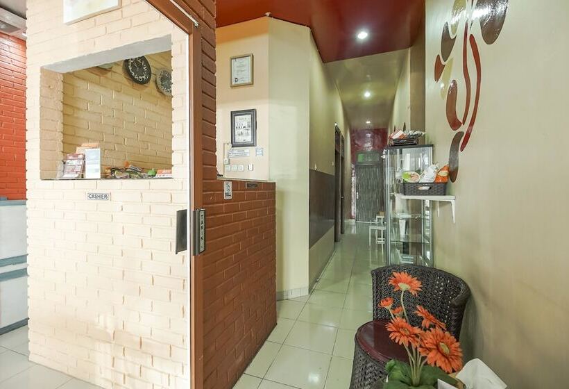 Пансион Reddoorz Plus @ Hertasning Area