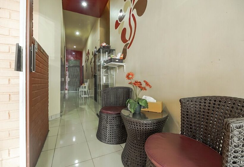 Пансион Reddoorz Plus @ Hertasning Area