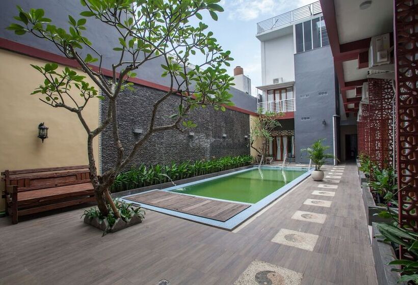 膳宿费 Reddoorz Premium @ Jalan Cengkeh Malang