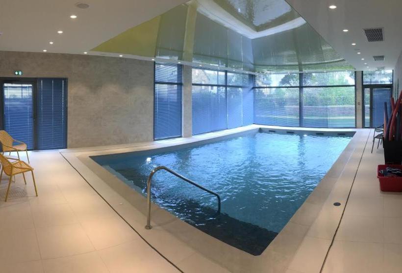 Domitys Les Mégalithes Roses