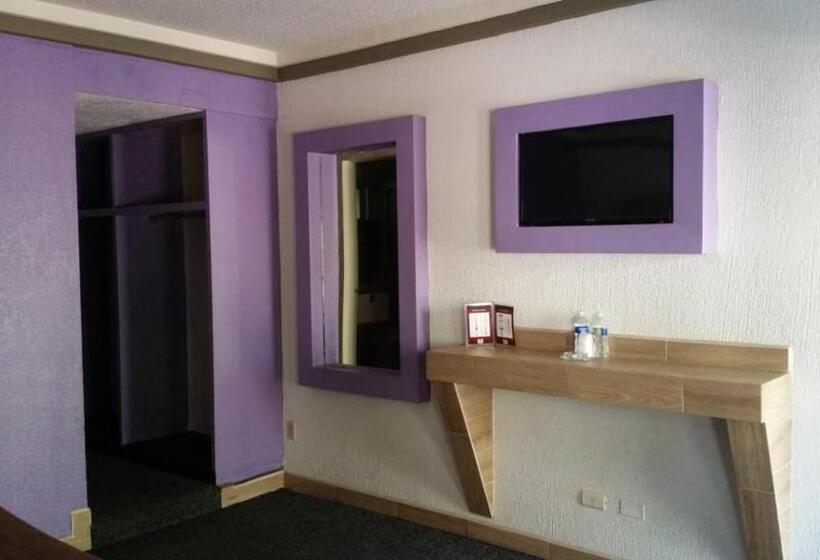 Отель Azteca Inn