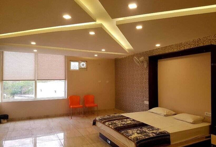 בית מלון כפרי K3 Club Residency