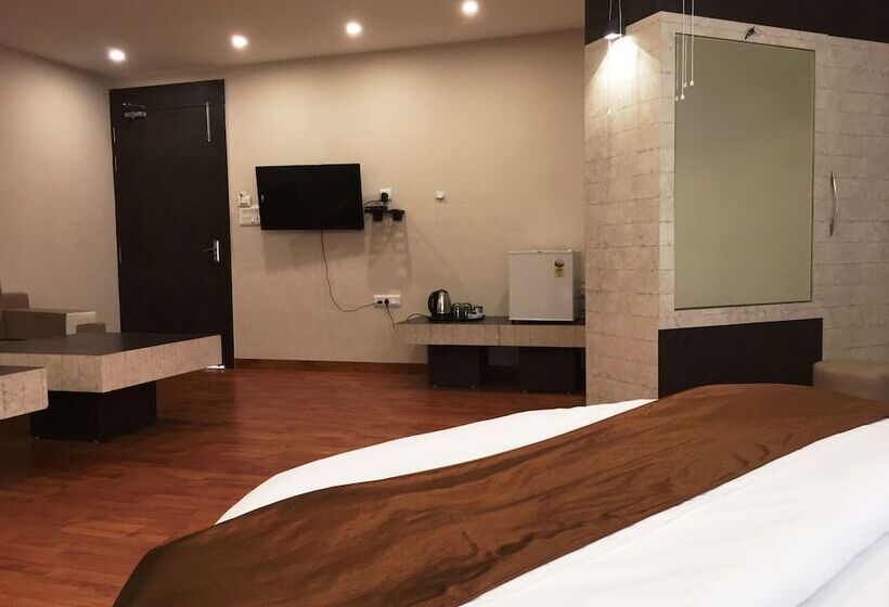 בית מלון כפרי K3 Club Residency